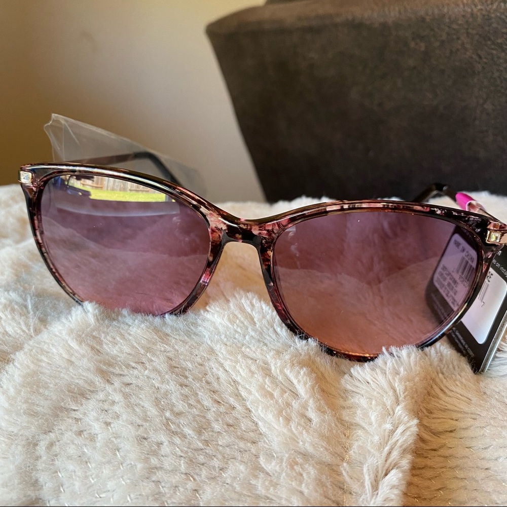 Foster Grant Sunglasses 🕶
